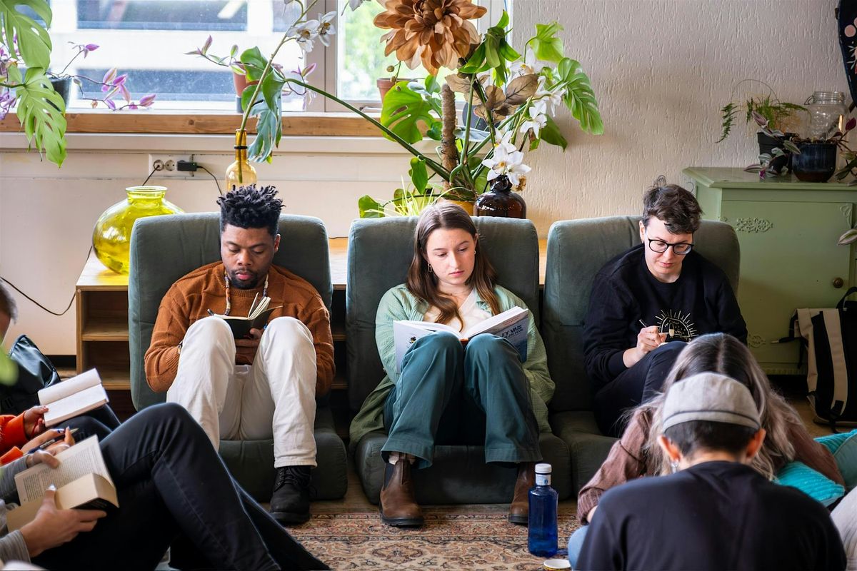 Offline Reading Party | Caf\u00e9 De With