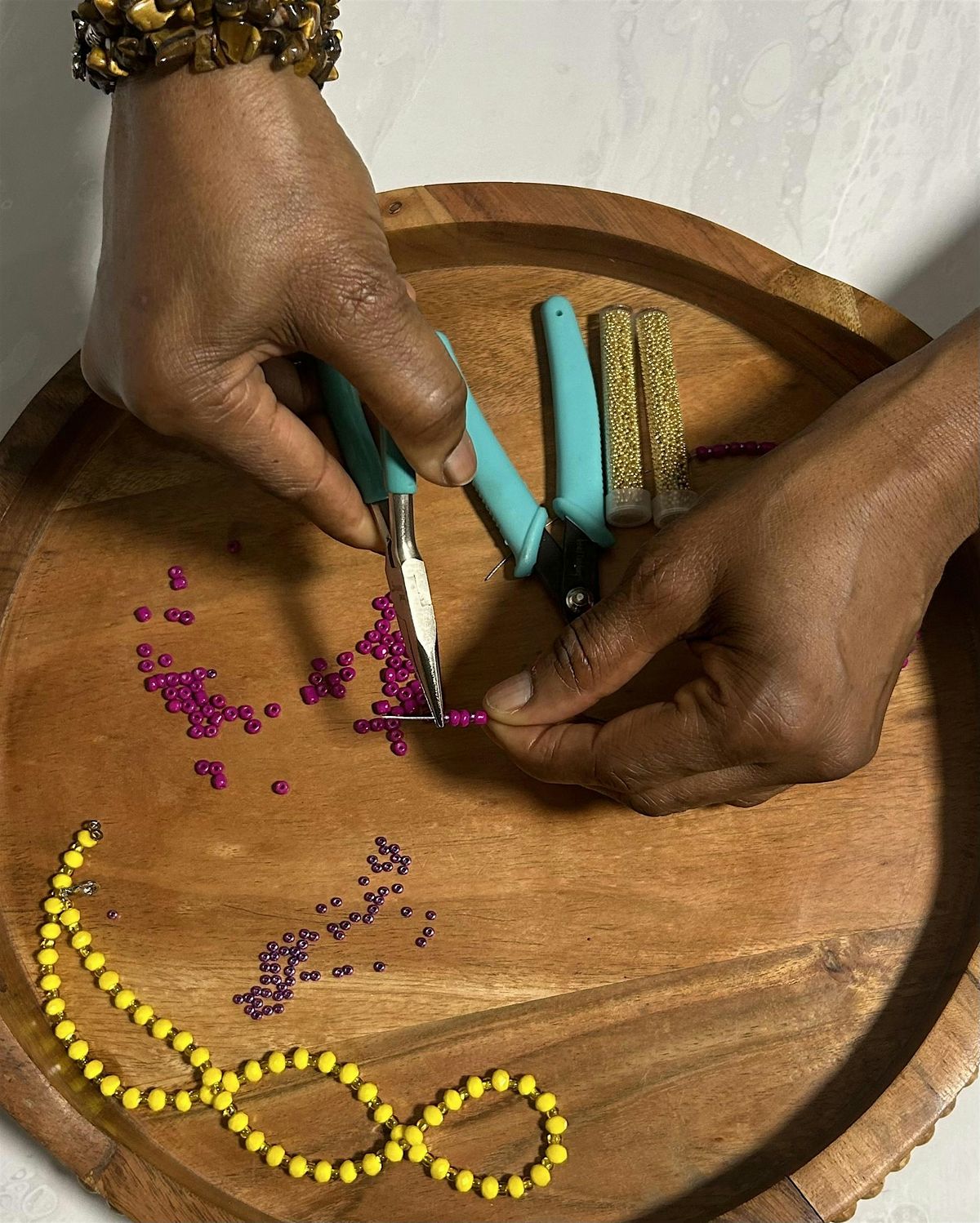 Social beading with Lohi