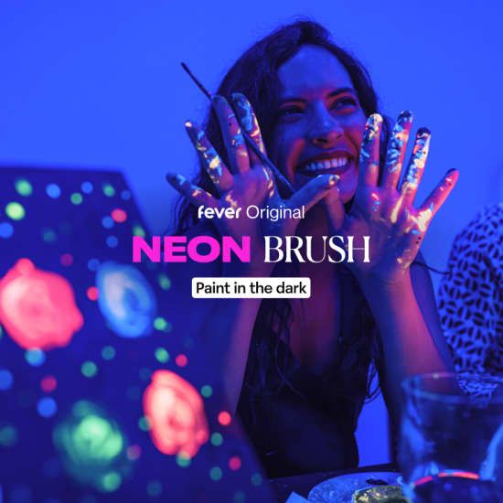 Neon Brush: Malerlebnis im Dunkeln