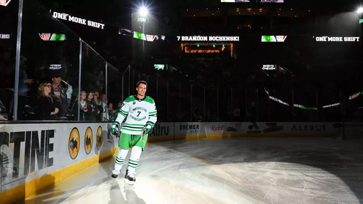 Niagara Purple Eagles at Holy Cross Crusaders Mens Hockey