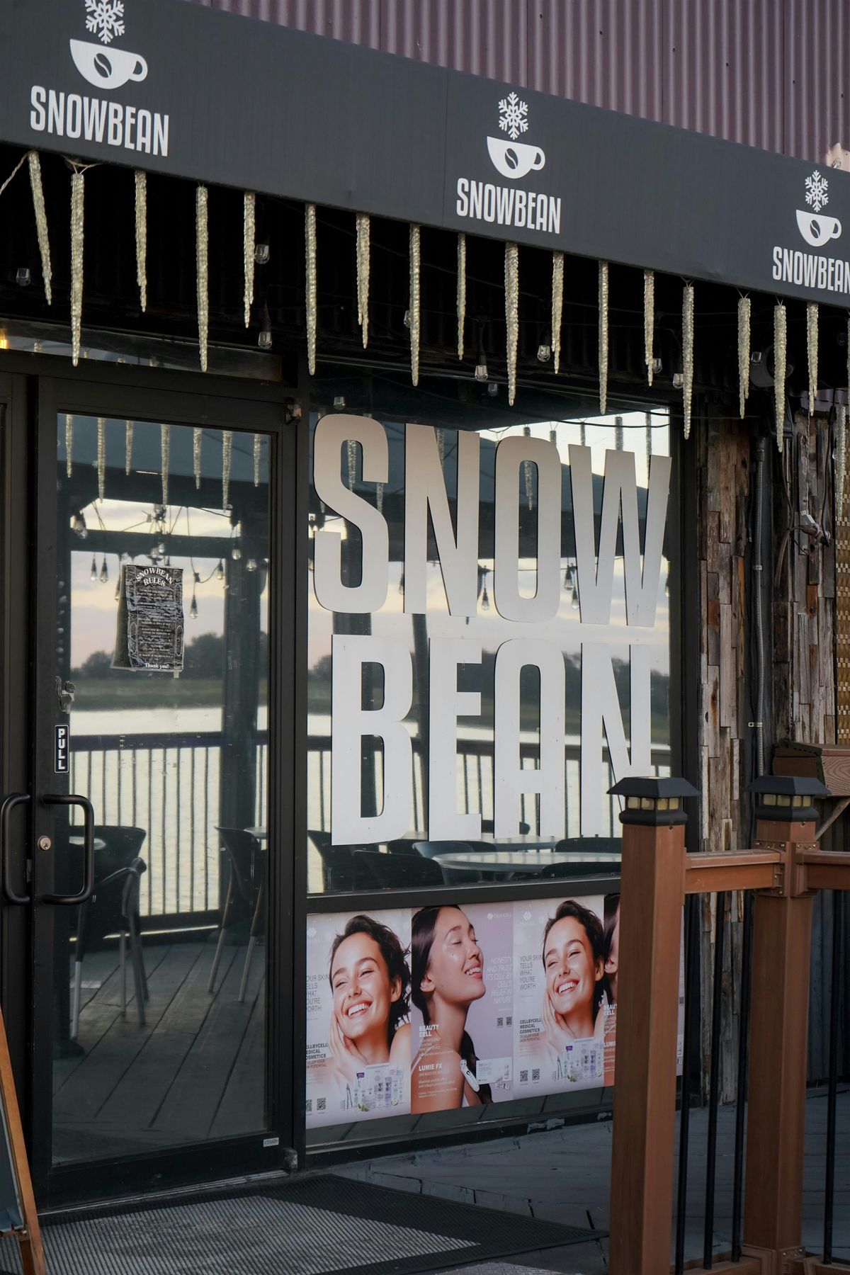 Christmas & Coffee at Snowbean