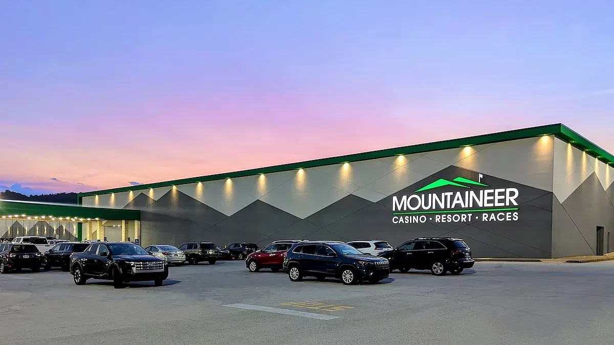 Parking Mountaineer Open