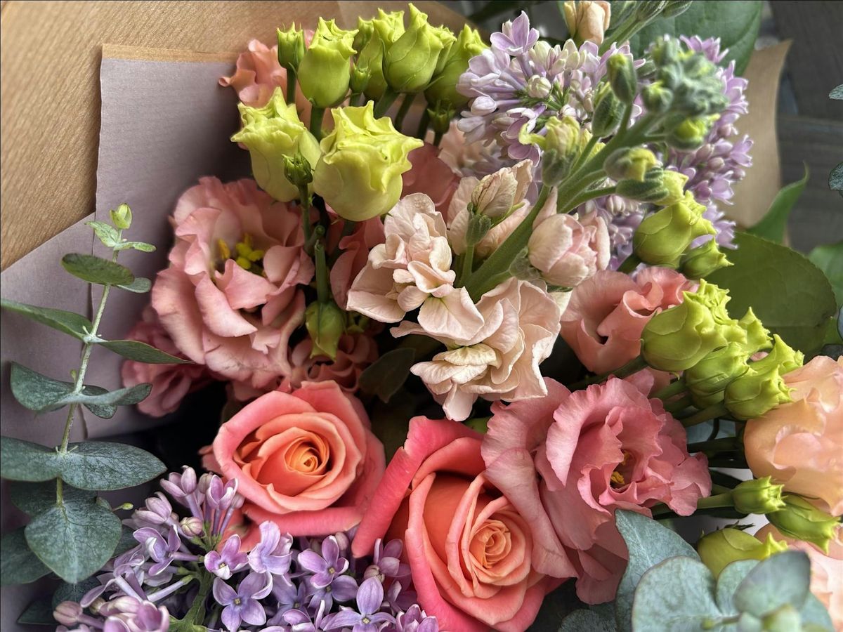 Hand-tied Bouquet Workshop with Full of Grace