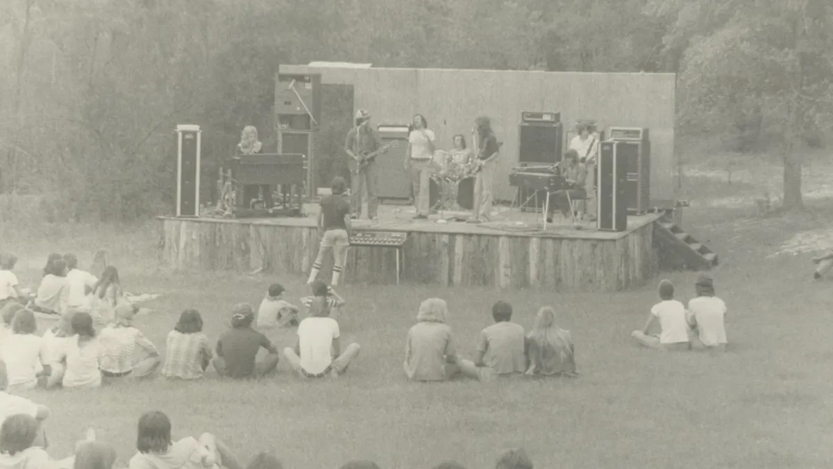 Robert Lester Folsom, Lily Seabird in Nashville