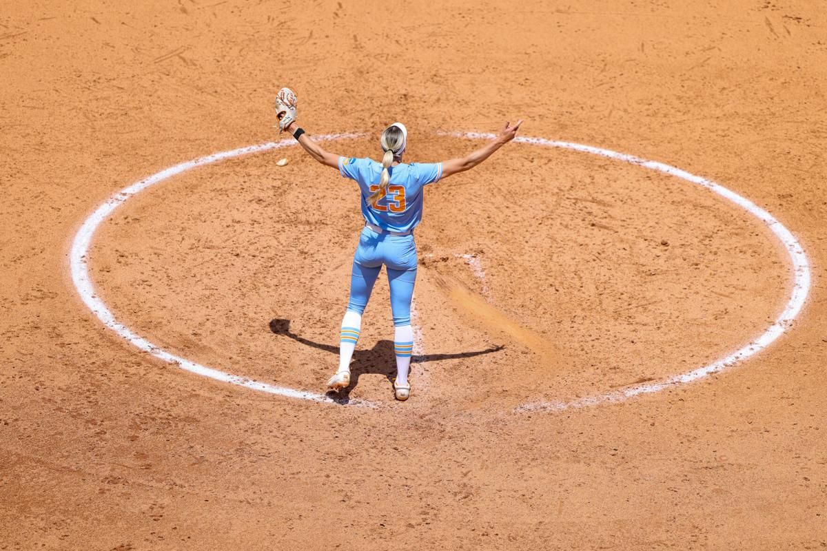 Parking Tennessee Lady Volunteers at Florida Gators Softball