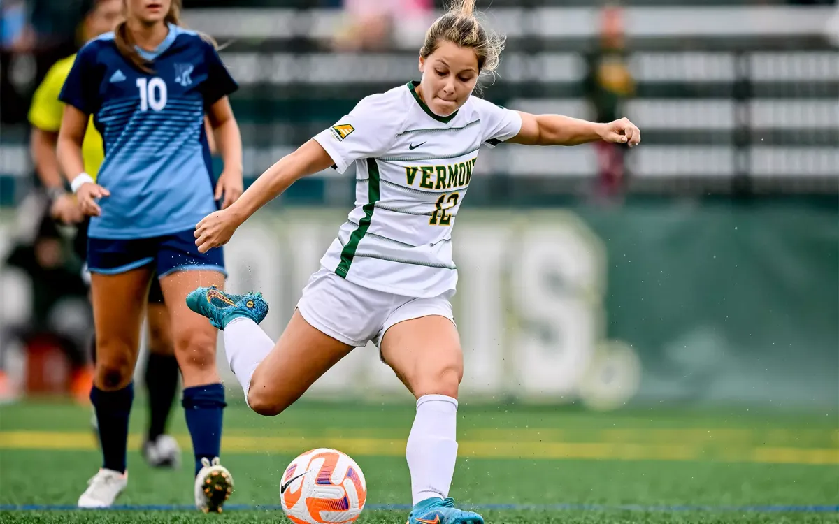 Stonehill Skyhawks at Vermont Catamounts Womens Soccer