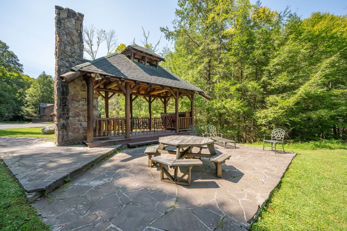 Parking Greyhaven with Fox Lake