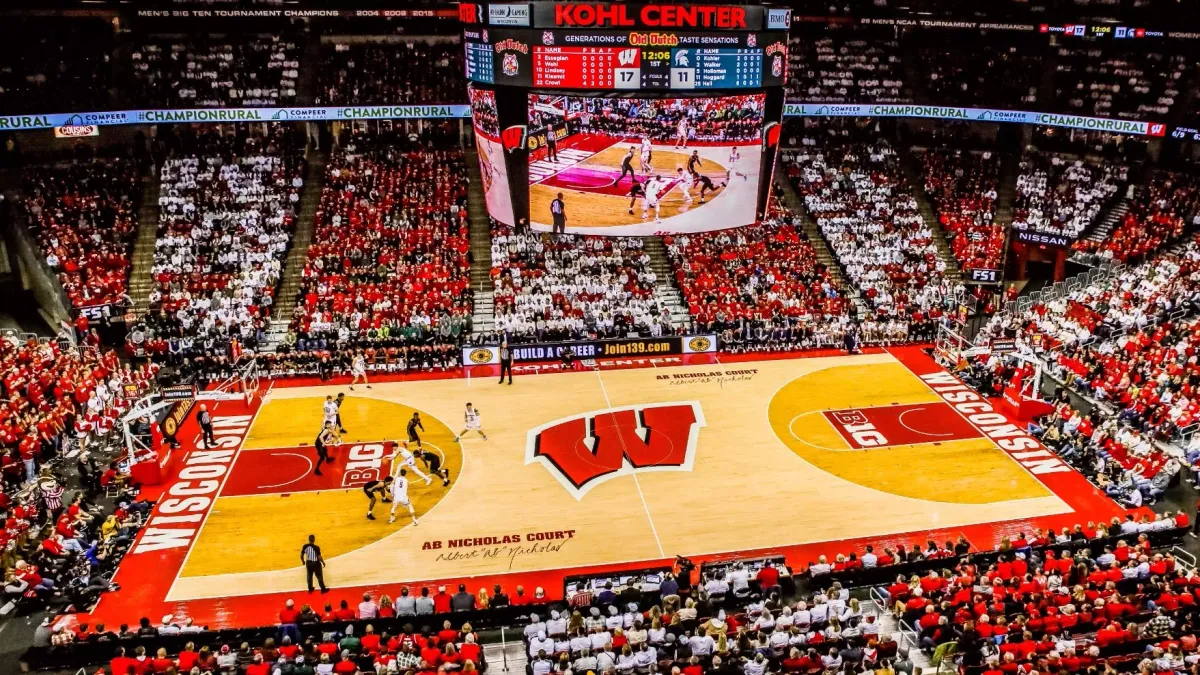 Parking Wisconsin Badgers at Michigan Wolverines Mens Basketball