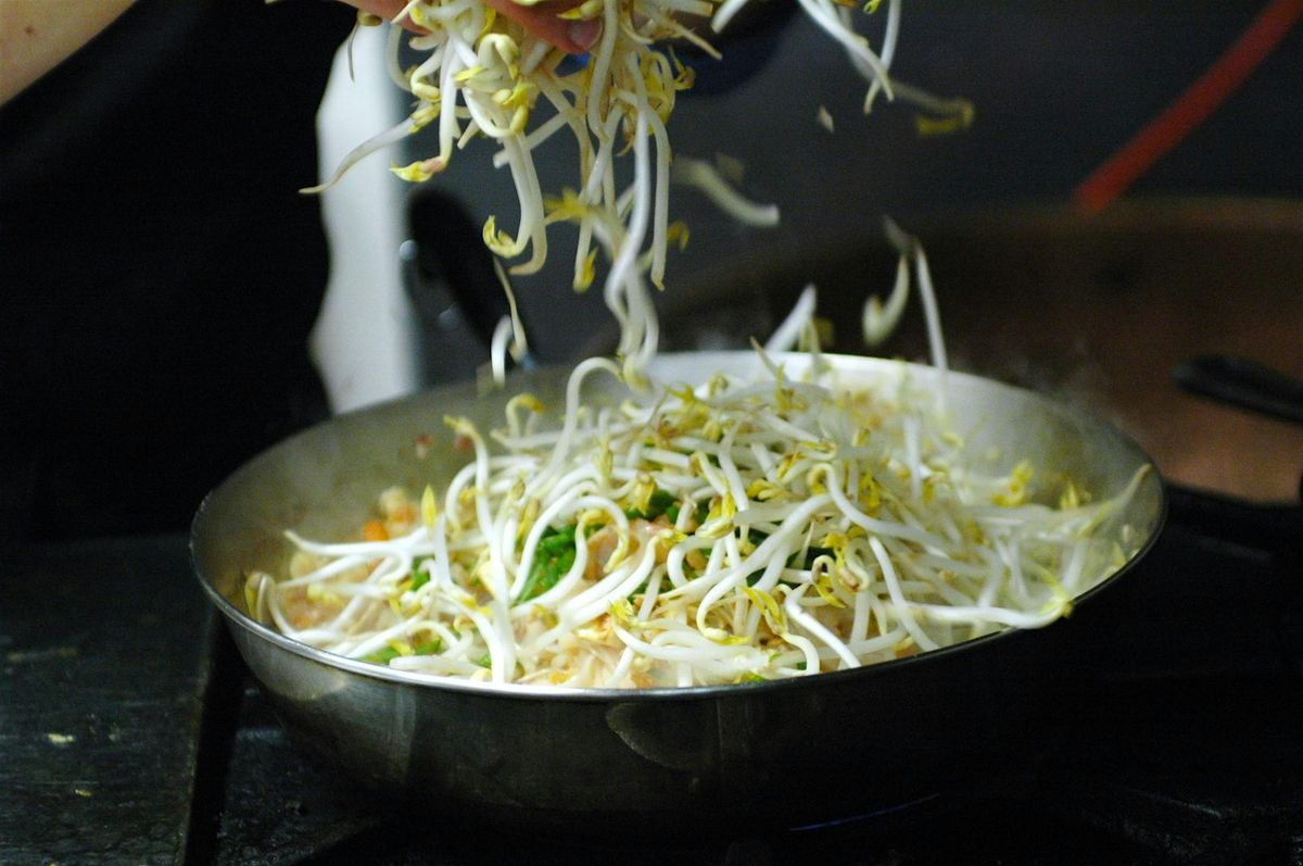 Thai Cooking Class: Green Curry & Pad Thai