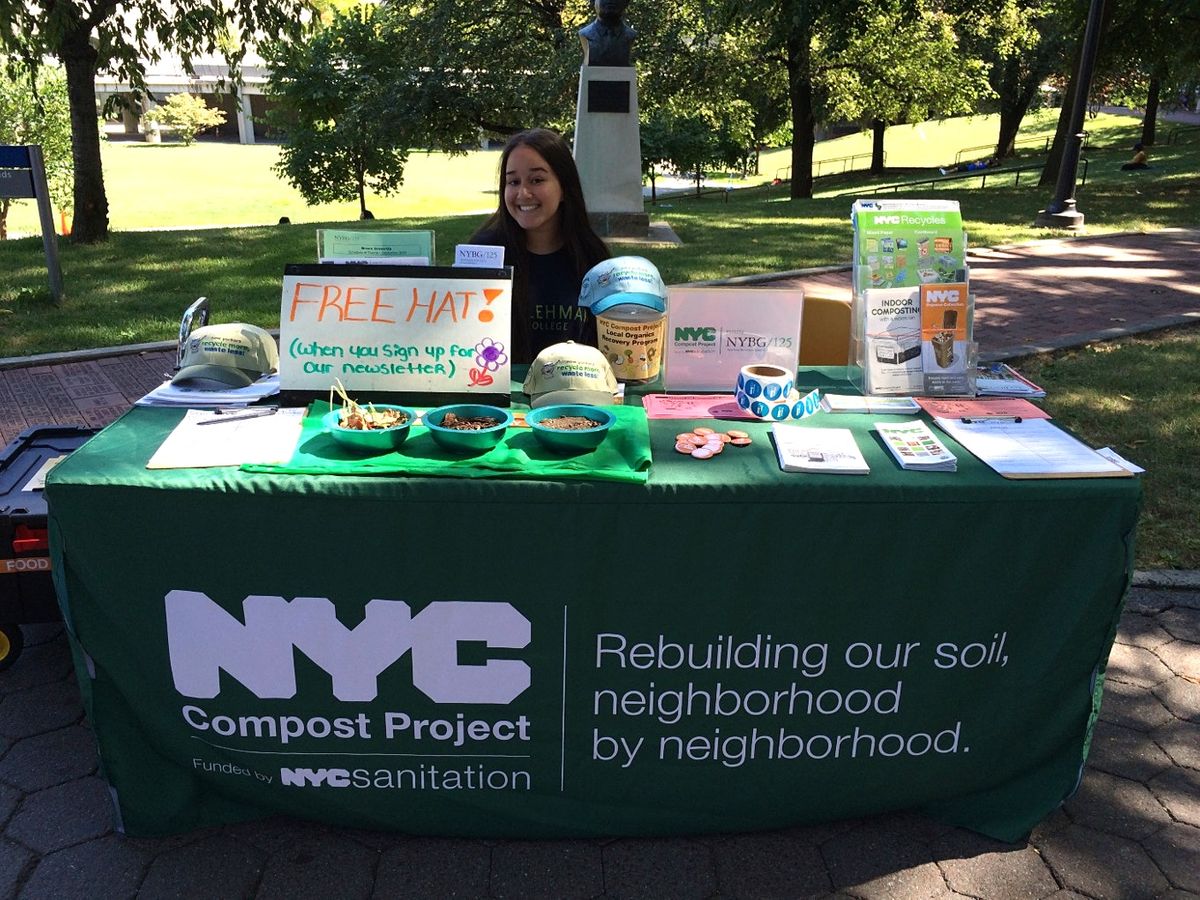 Outreach at NYPL South Beach Branch A Master Composter Volunteer