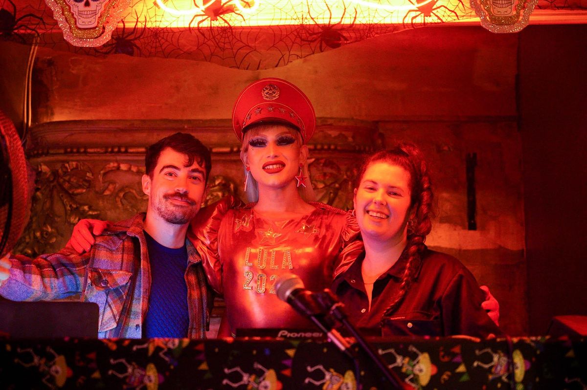 Drag & Draw #34 w\/ Vicky Volltz