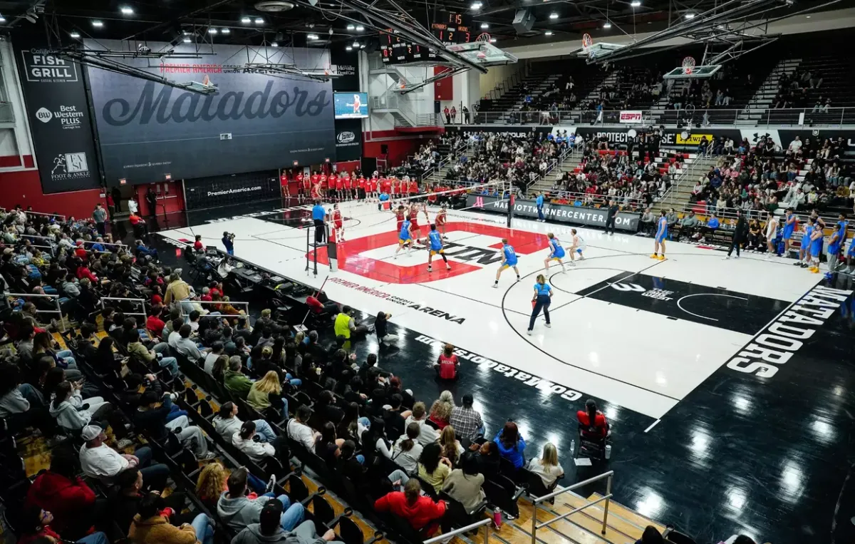 Cal State Northridge Matadors at Long Beach State Mens Volleyball