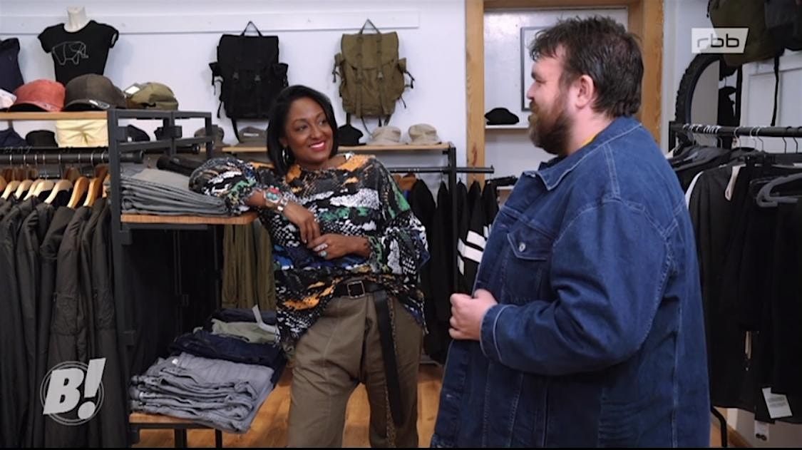 Fashion Makeover:Closet clear out with an expert to revamp your style!