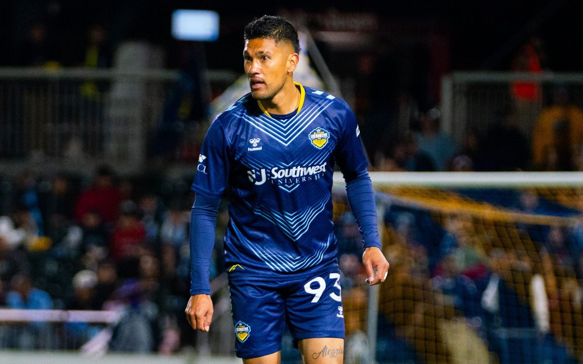 Parking El Paso Locomotive FC at Phoenix Rising FC