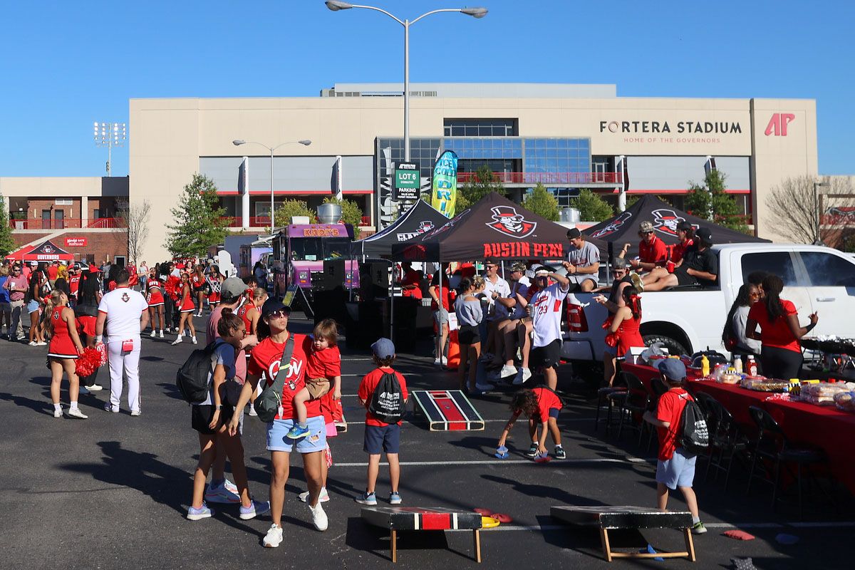 Parking Austin Peay Governors at Southern Utah Thunderbirds Football