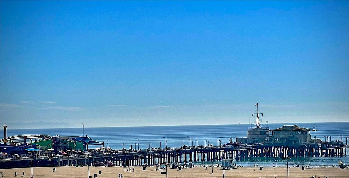 Santa Monica Outdoor Escape Game: Superhero Support Team