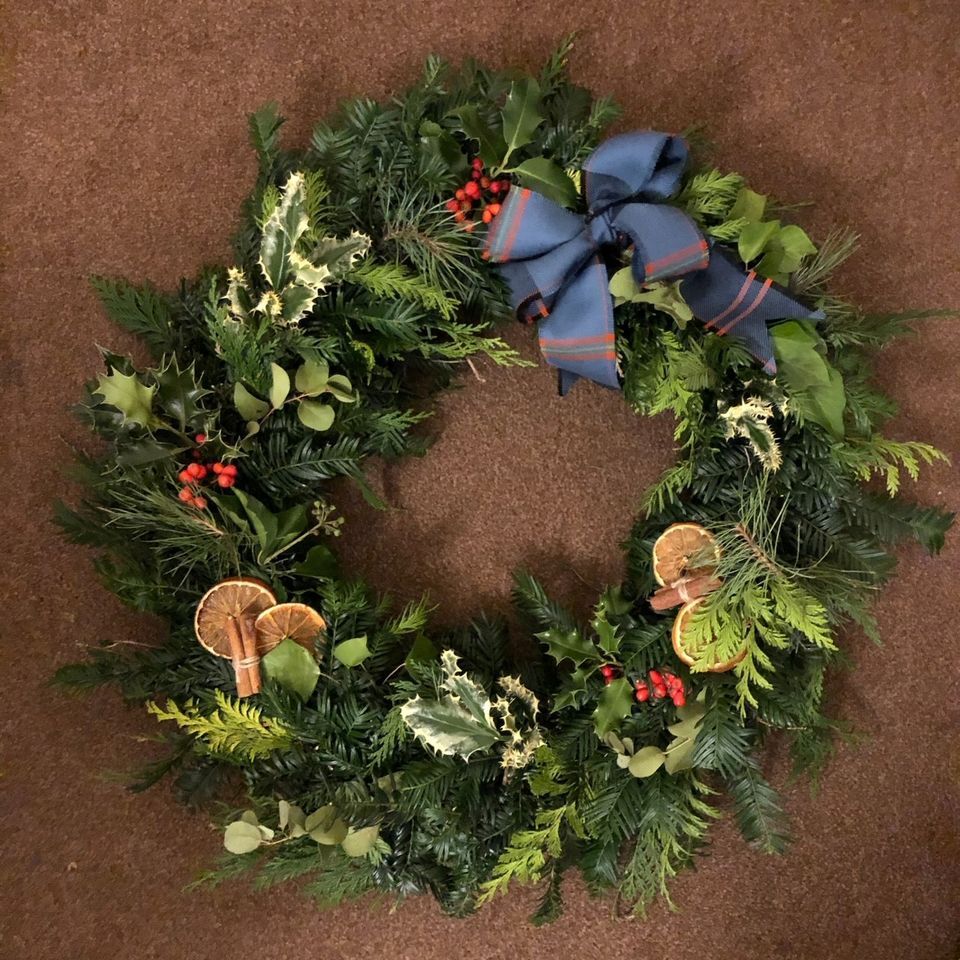 Festive wreath making workshop - Oxford