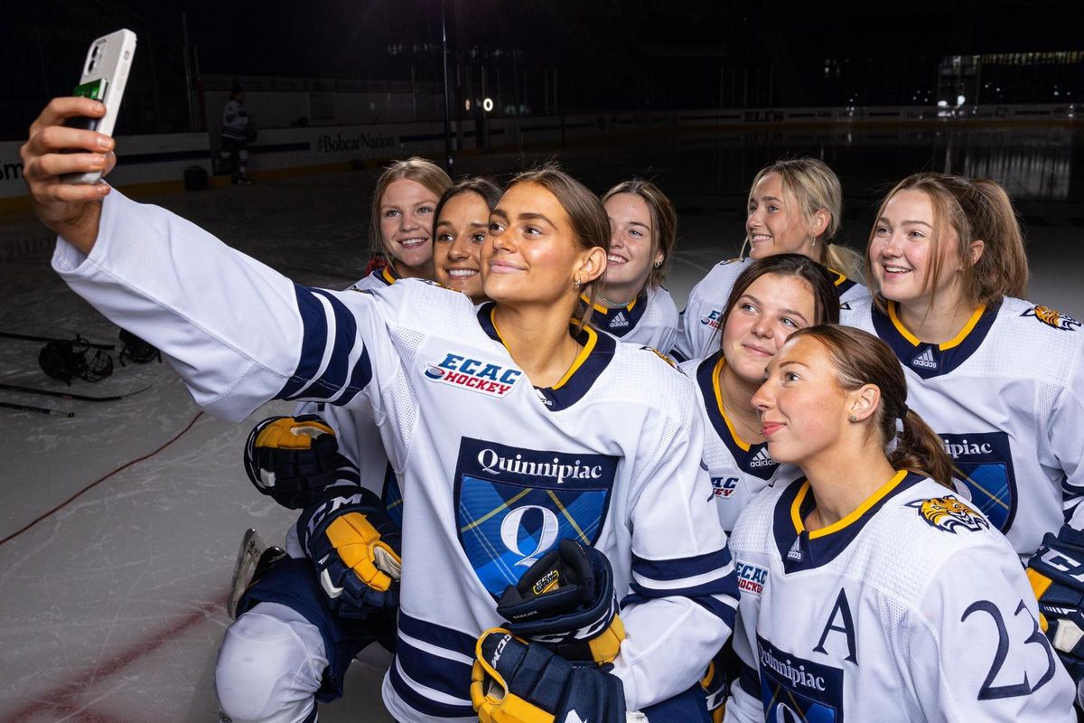 Maine Black Bears at Quinnipiac Bobcats Womens Hockey