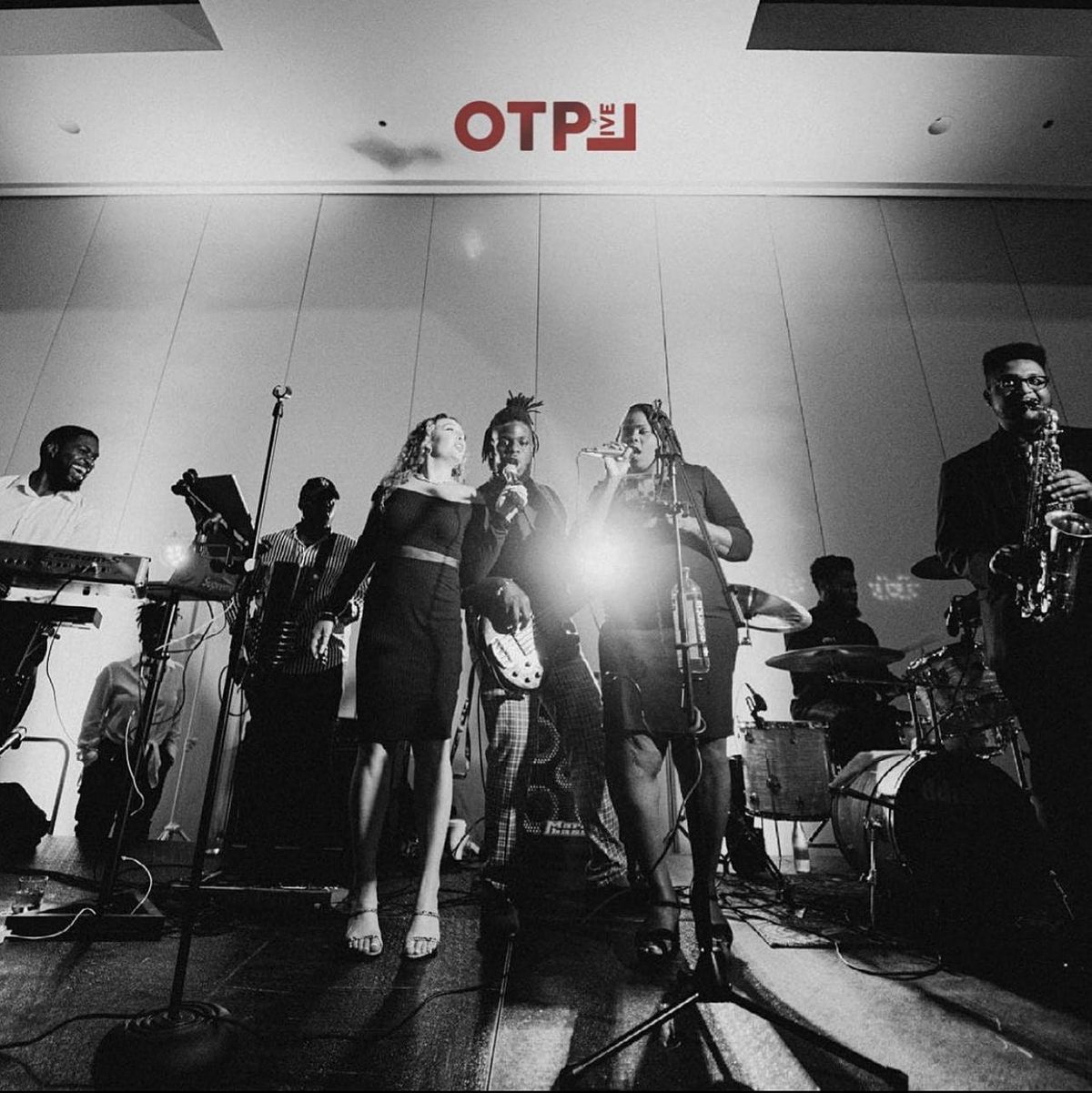 Own The Platform Live The Rooftop Party Experience Sidney Berne own-the-platform-live-the-rooftop-party-experience-sidney-berne