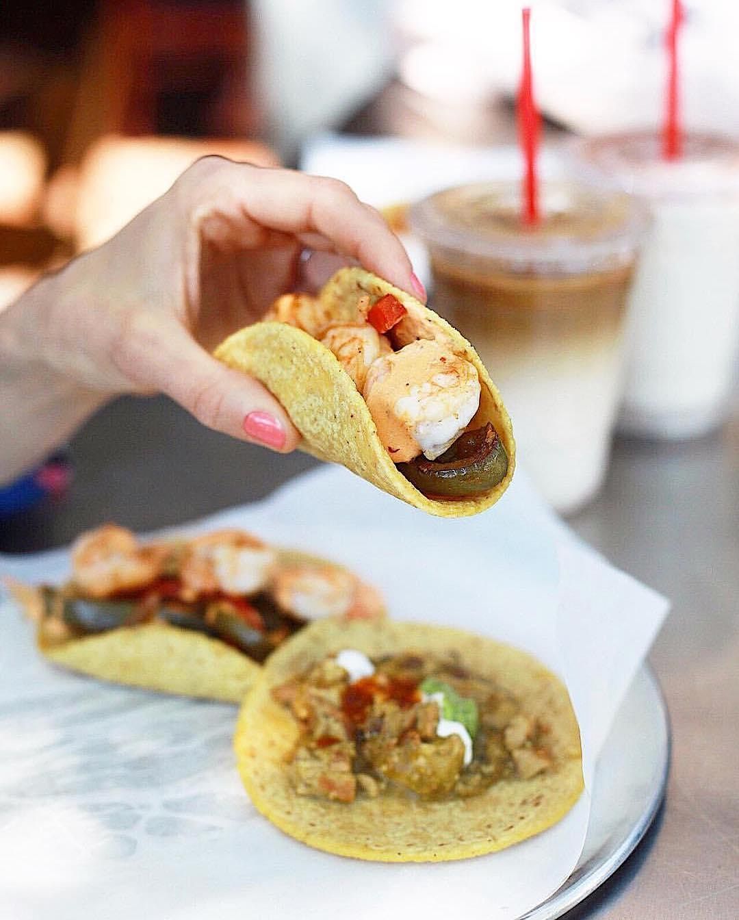 flavors-of-los-angeles-team-building-by-sidewalk-food-tours-at-545-s