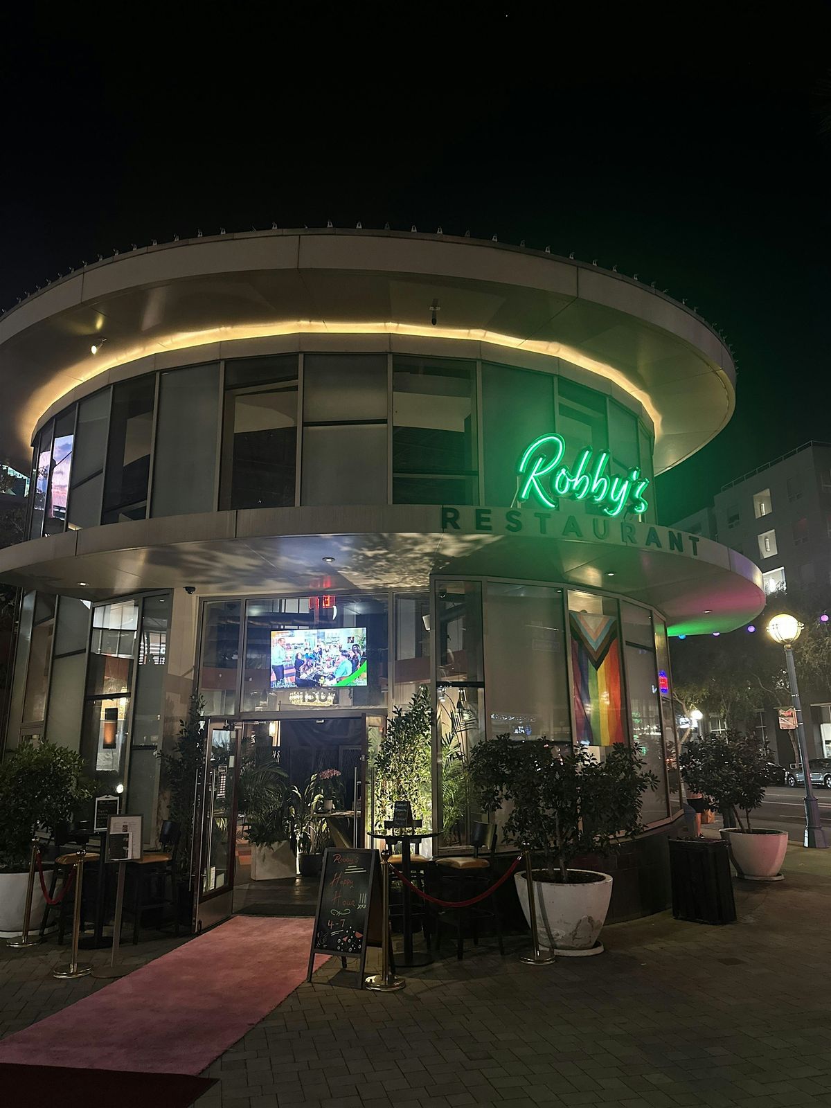 Free Karaoke night at luxurious Robby's Restaurant + 50%OFF