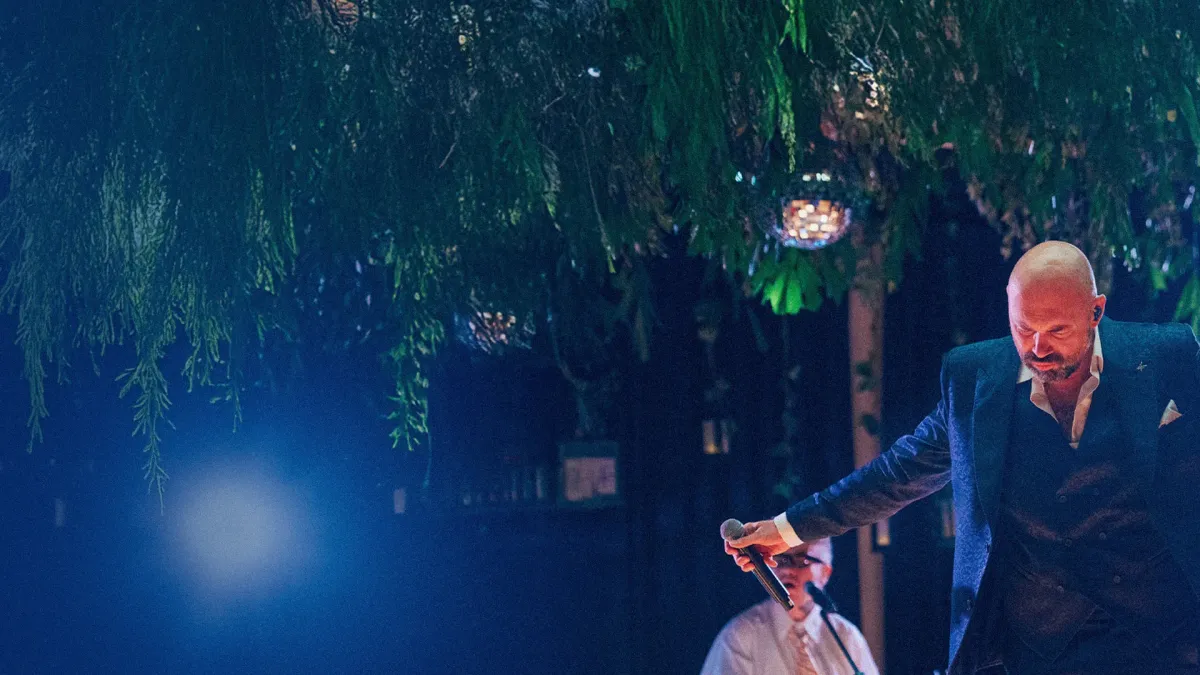 Santiago Cruz in Quito