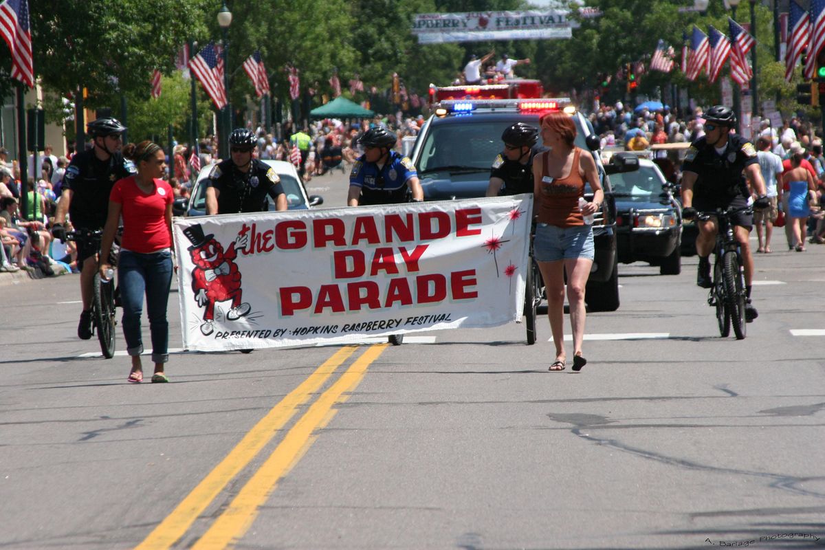 Hopkins Raspberry Court Float Hopkins Raspberry Festival Grande Day Parade at Mainstreet, Hopkins on ...