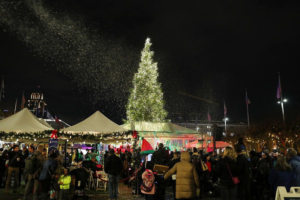 Civic Center Plaza Holiday Tree Lighting 2021