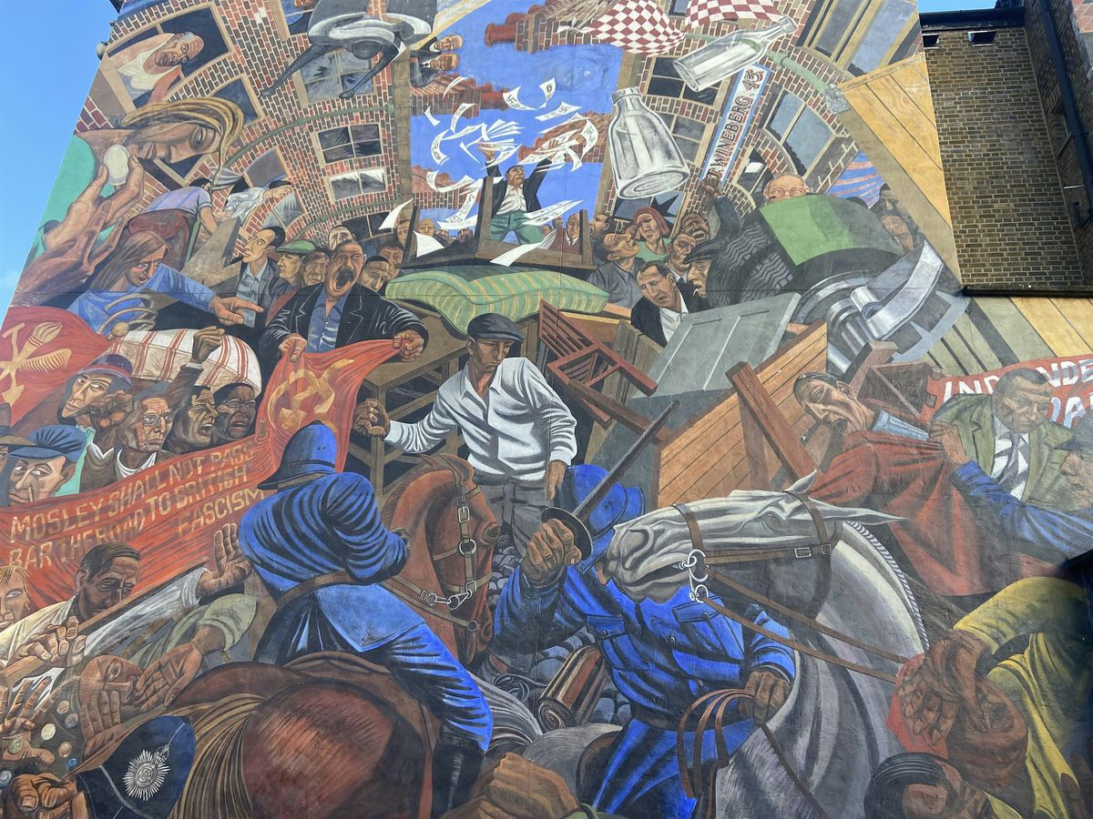 London Outdoor Escape Game: The Docklands of East End