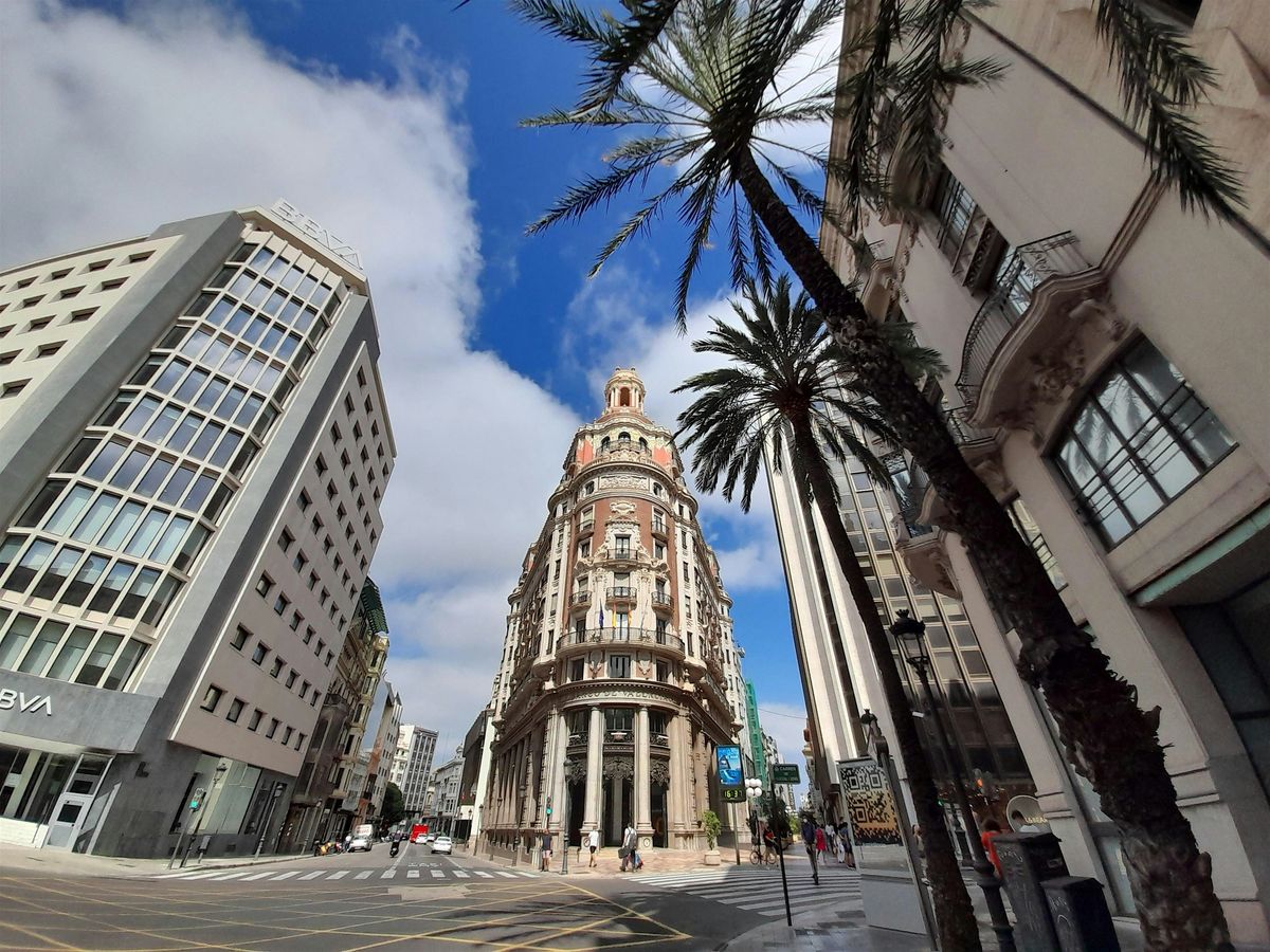 Valencia Outdoor Escape Game: Time Travel Hero