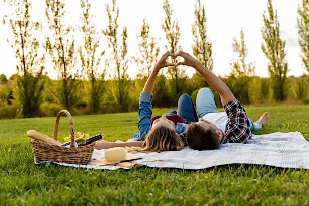 Fredericksburg Area - Pop Up Picnic Park Date for Couples! (Self-Guided)
