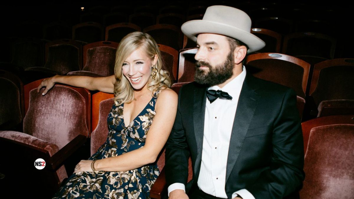 Drew and Ellie Holcomb's Neighborly Christmas