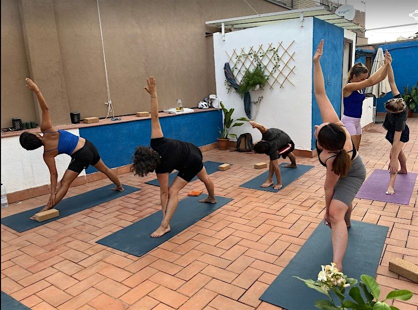 FLOW YOGA (Shala\/Rooftop )