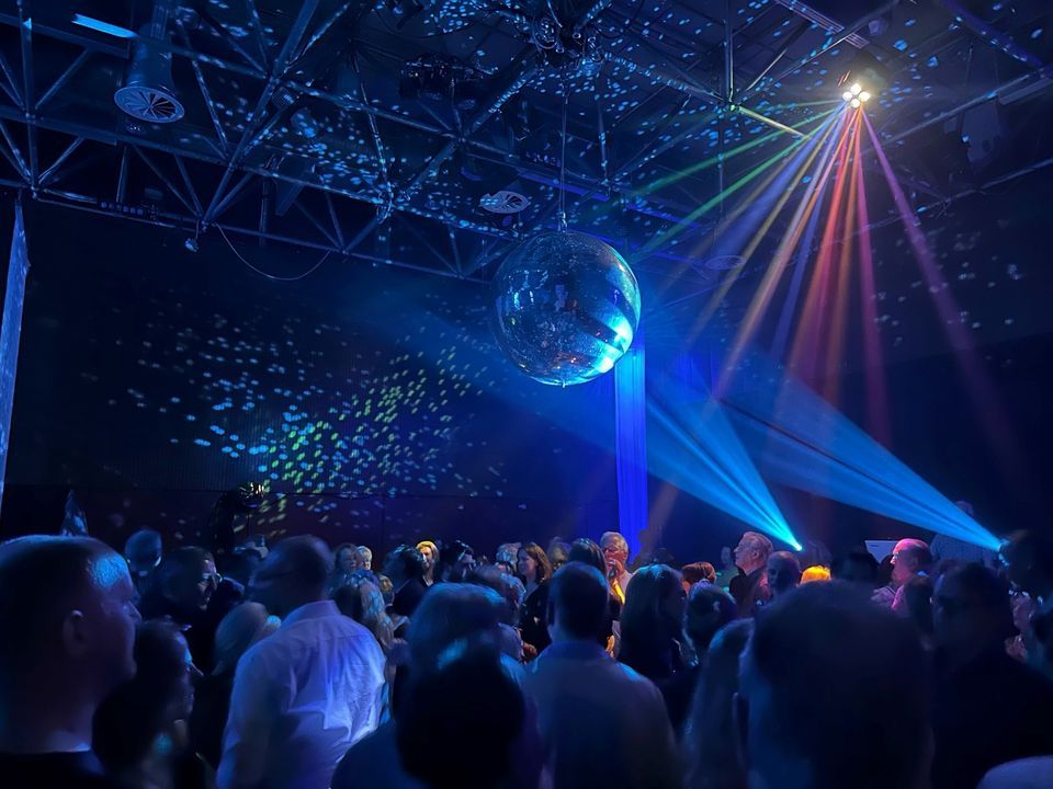 Winterhduer Tanznacht | die \u00dc40 Kultparty | DJ Nartan