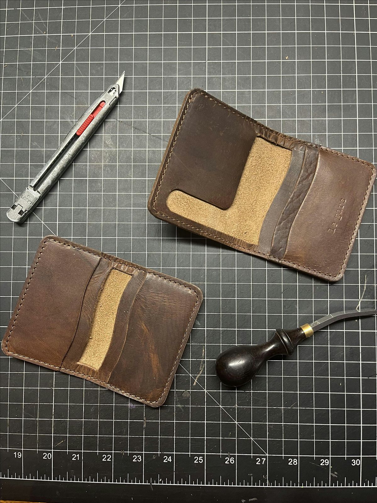 POP-UP | CUIR : Porte-cartes \/ LEATHER : card holder
