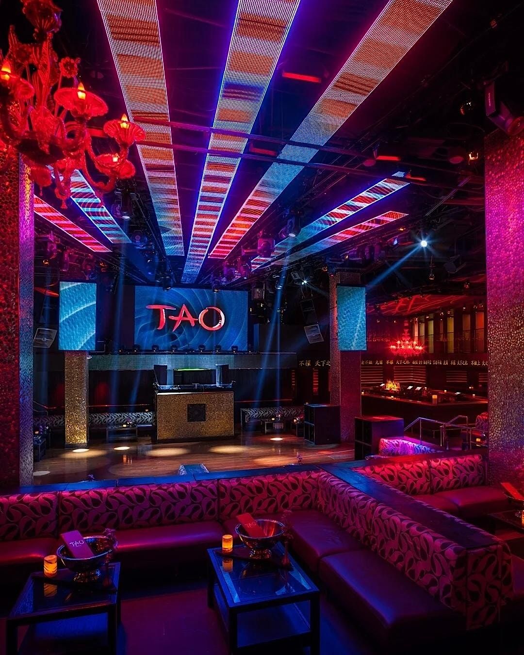 THE BEST AND BIGGEST STRIPCLUB IN LAS VEGAS! FREE ENTRY!!