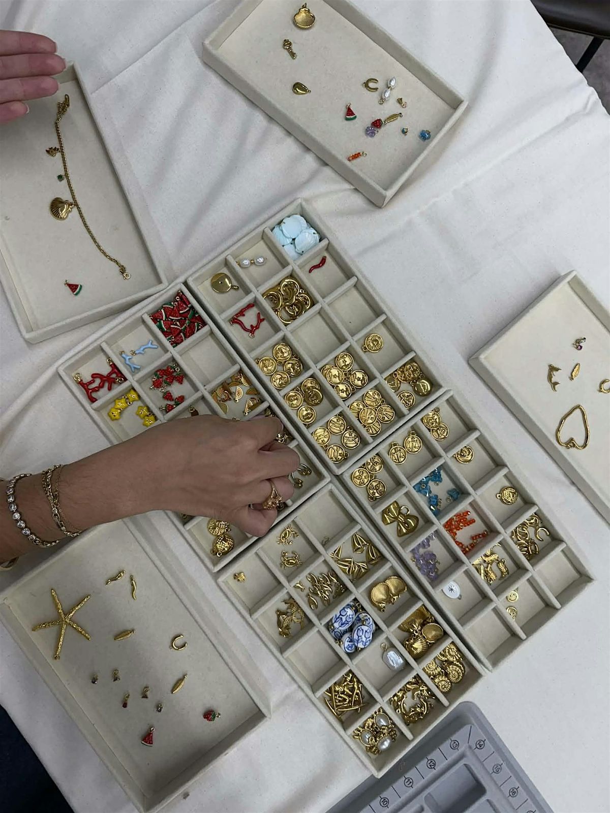 Atelier bijoux -  Holiday Charm bar Workshop