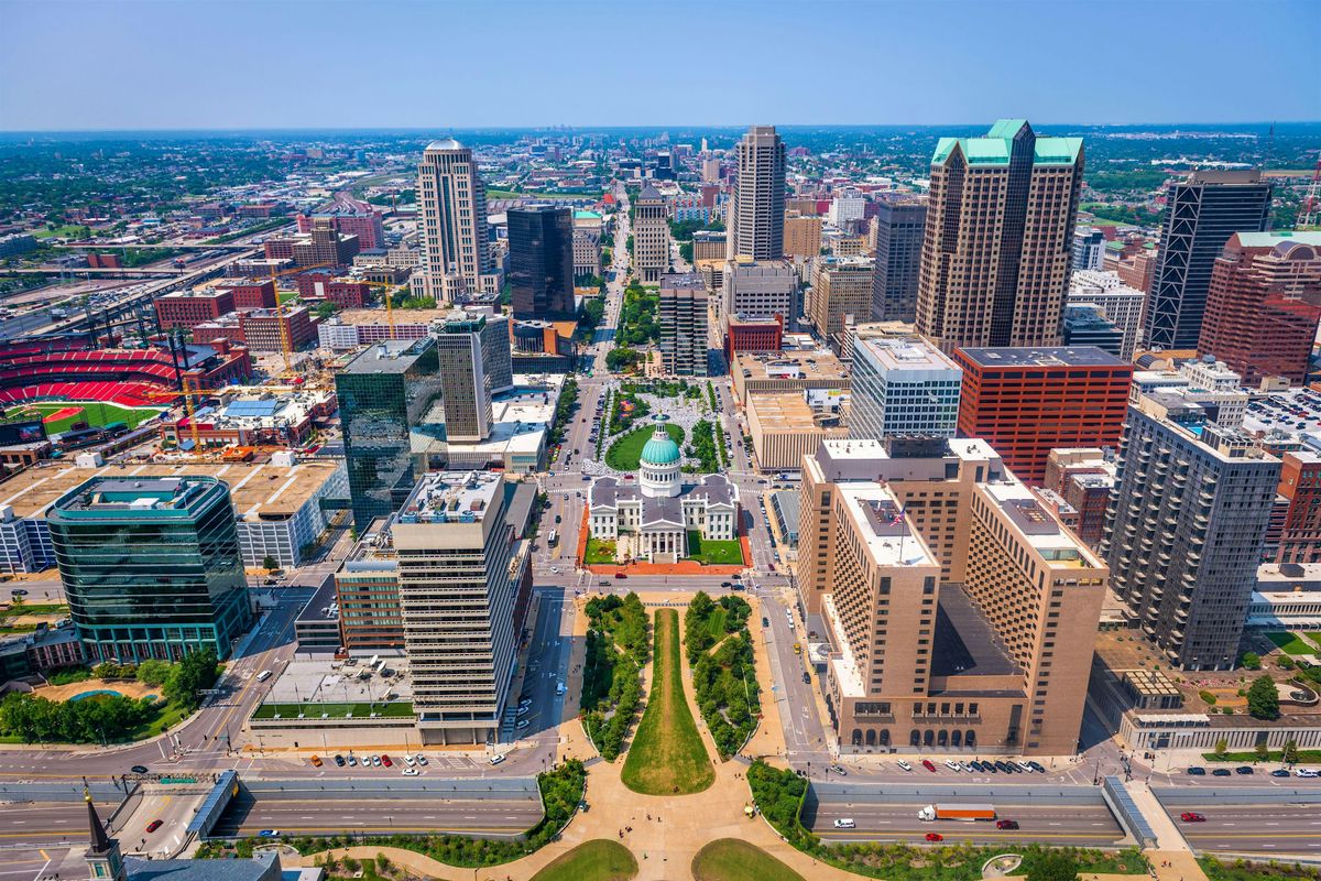 Amazing Scavenger Hunt! - Saucy St Louis Bar Crawl