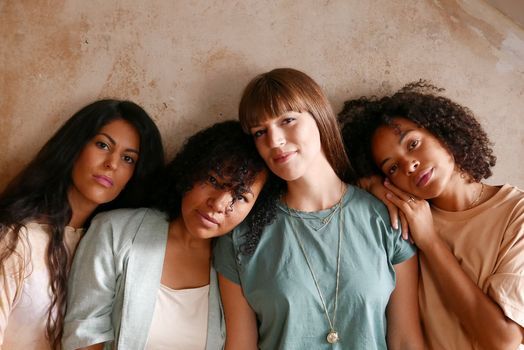 Four Women, Pop, Jazz und ber\u00fchmte Frauen auf Banknoten