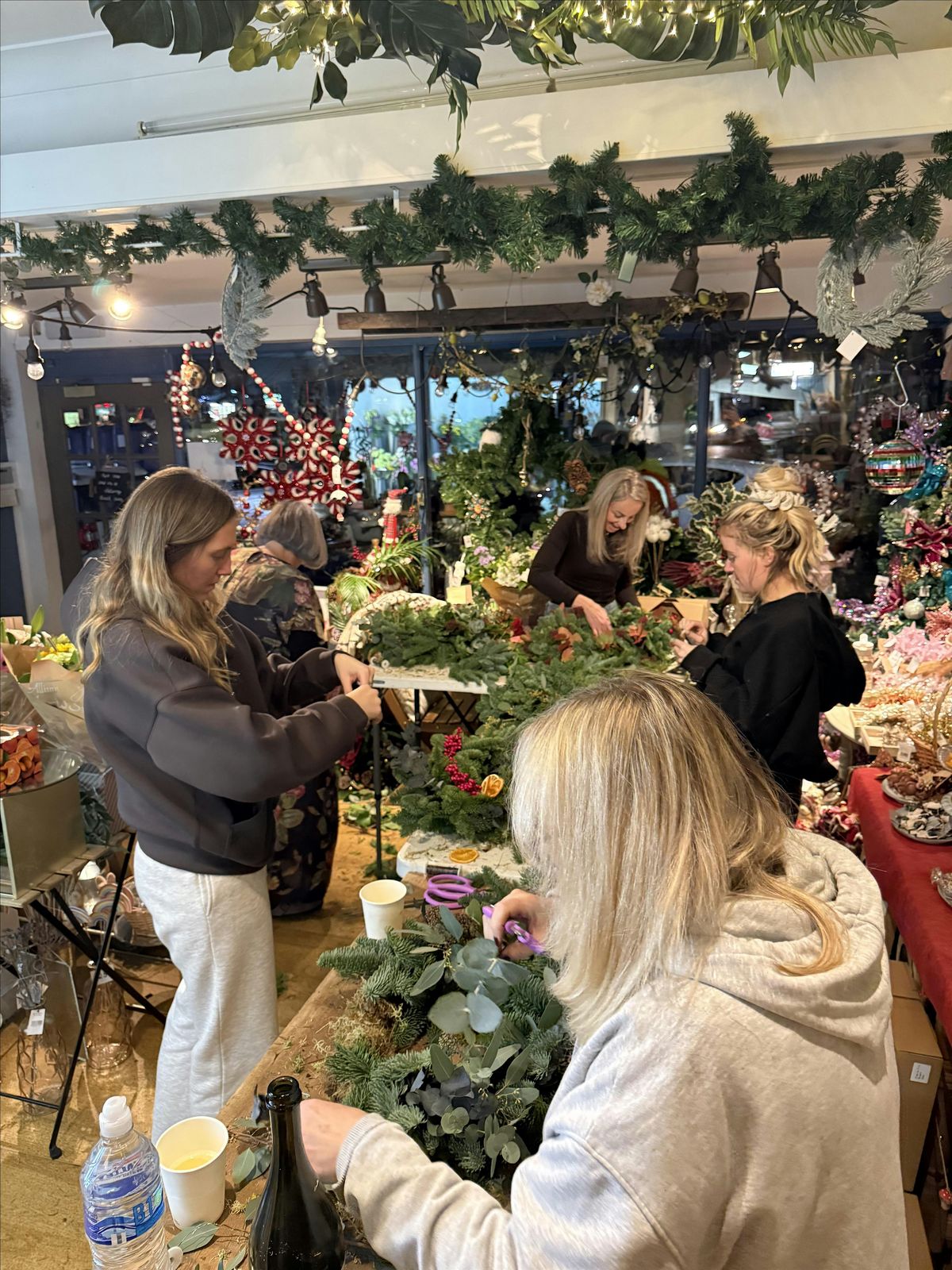 Luxury Christmas table decorations workshop