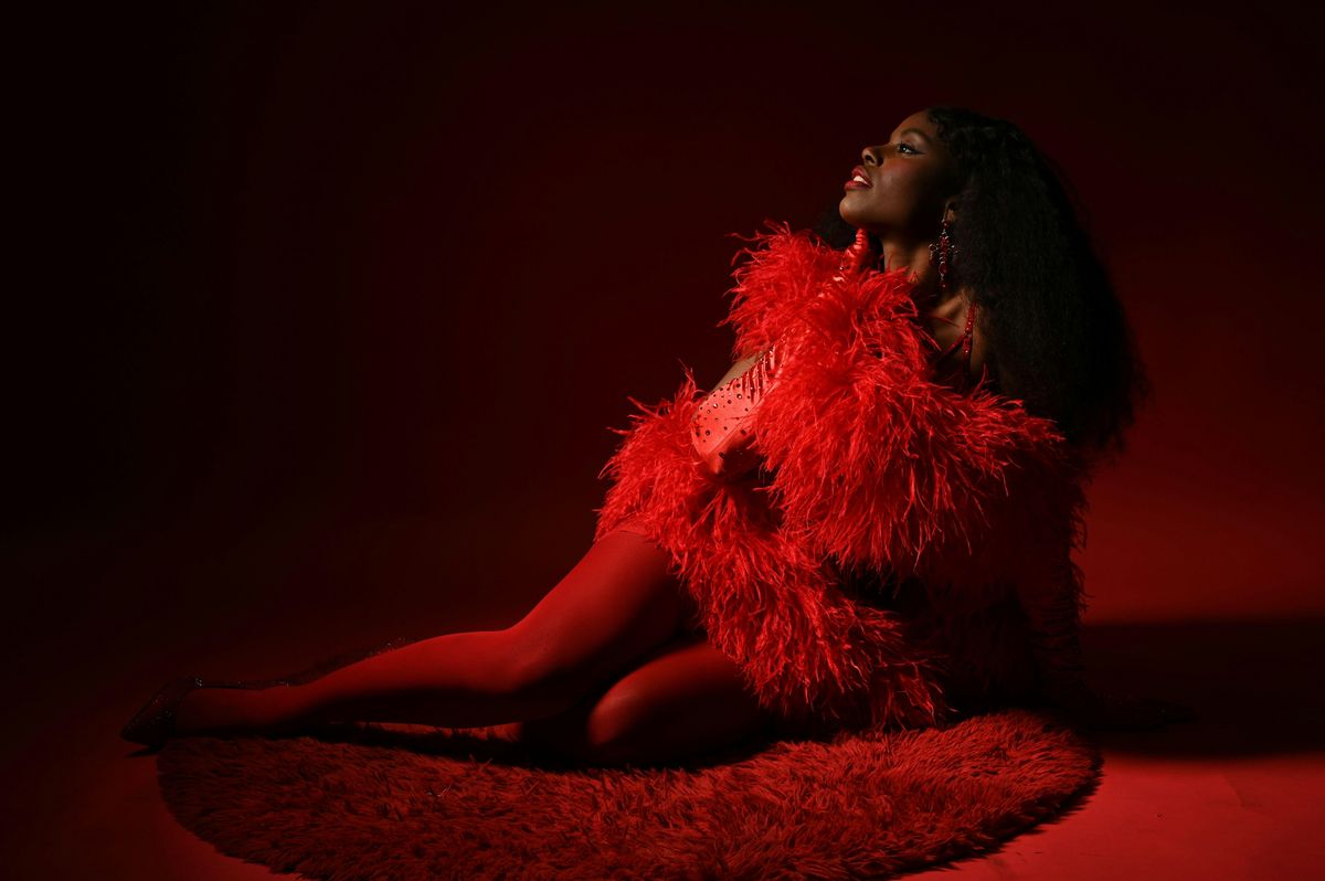 Showgirl 101 with Aquarius Moon