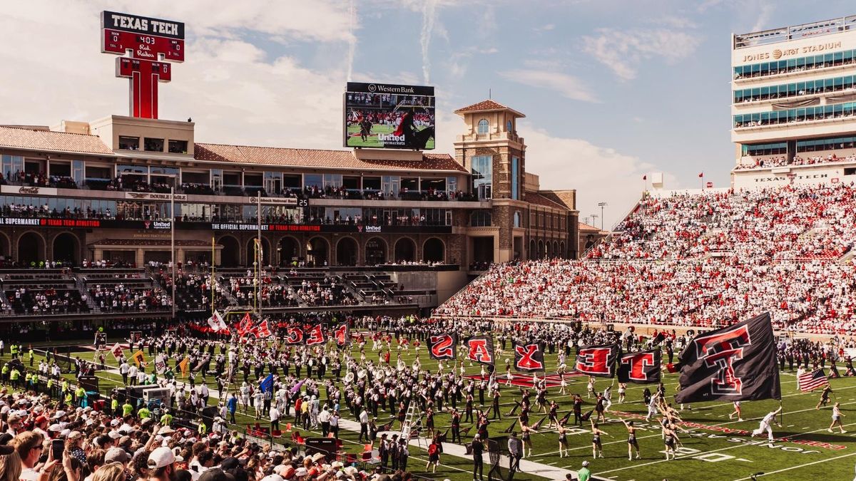 Parking Cincinnati Bearcats at Texas Tech Red Raiders Womens Volleyball