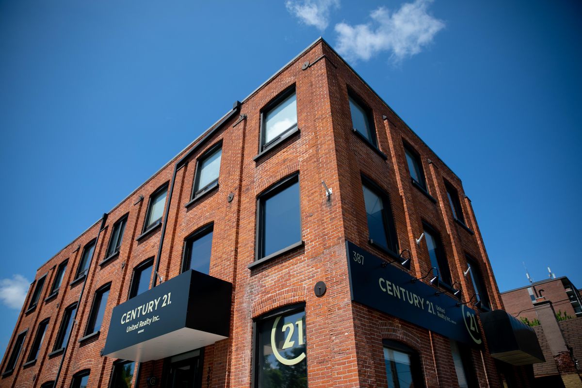 C21 United Career Caf\u00e9