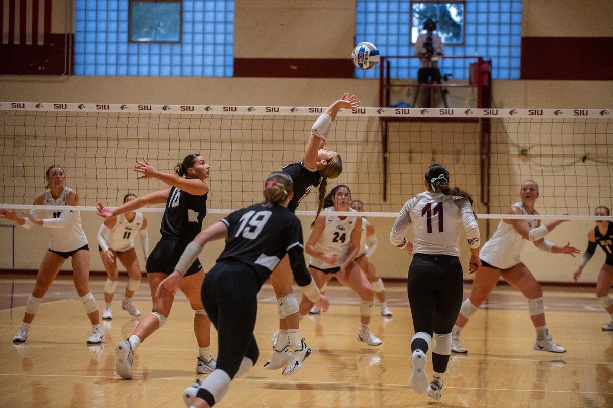 Parking Southern Illinois Salukis at Valparaiso Beacons Mens Basketball