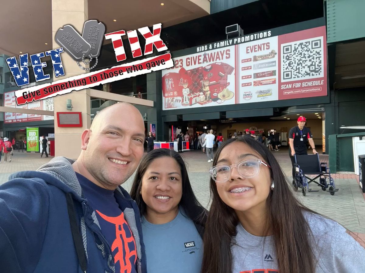 Texas Rangers at Los Angeles Angels at Angel Stadium