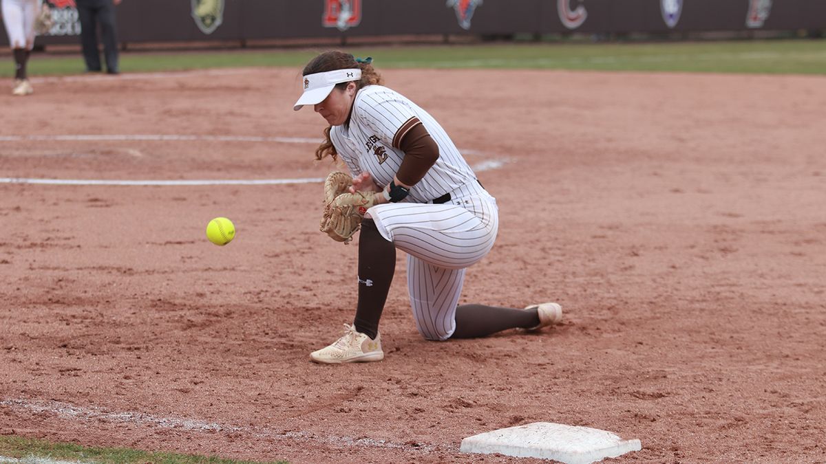 Parking Lehigh Mountain Hawks at Holy Cross Crusaders Womens Basketball