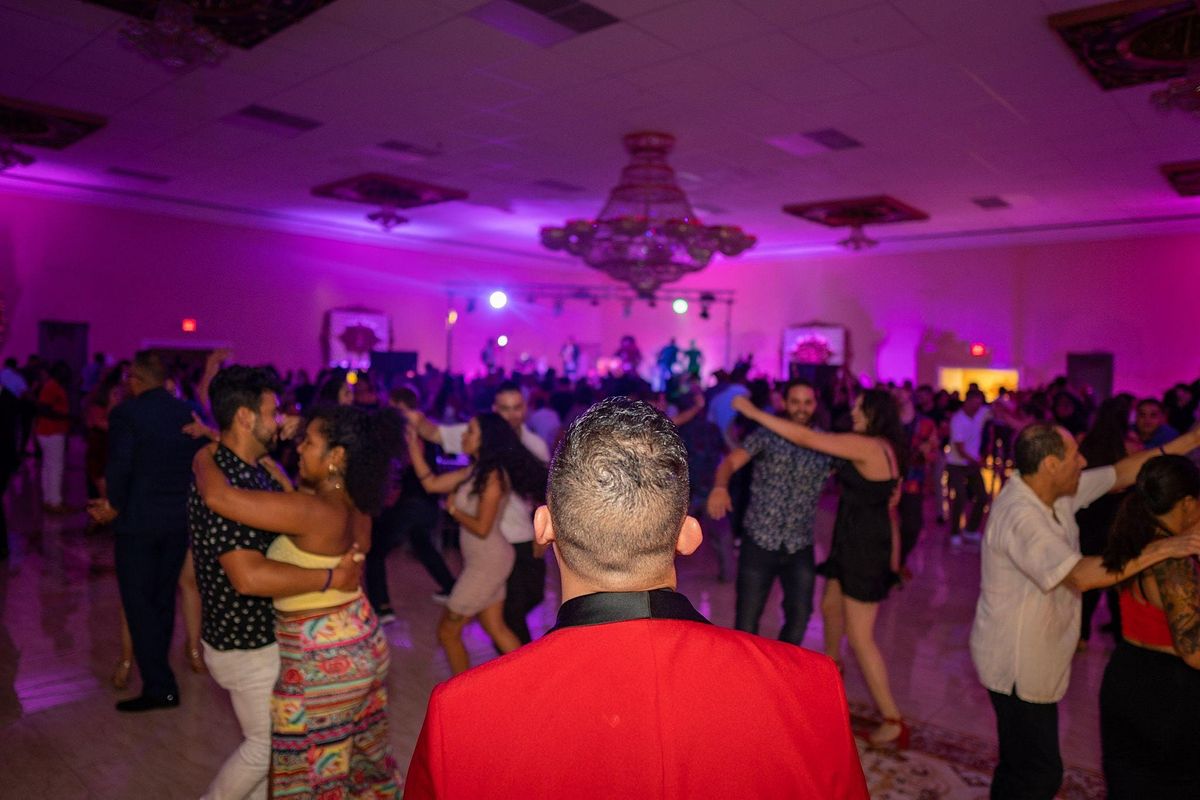 Salsa & Bachata @ Viva Salchata Fridays