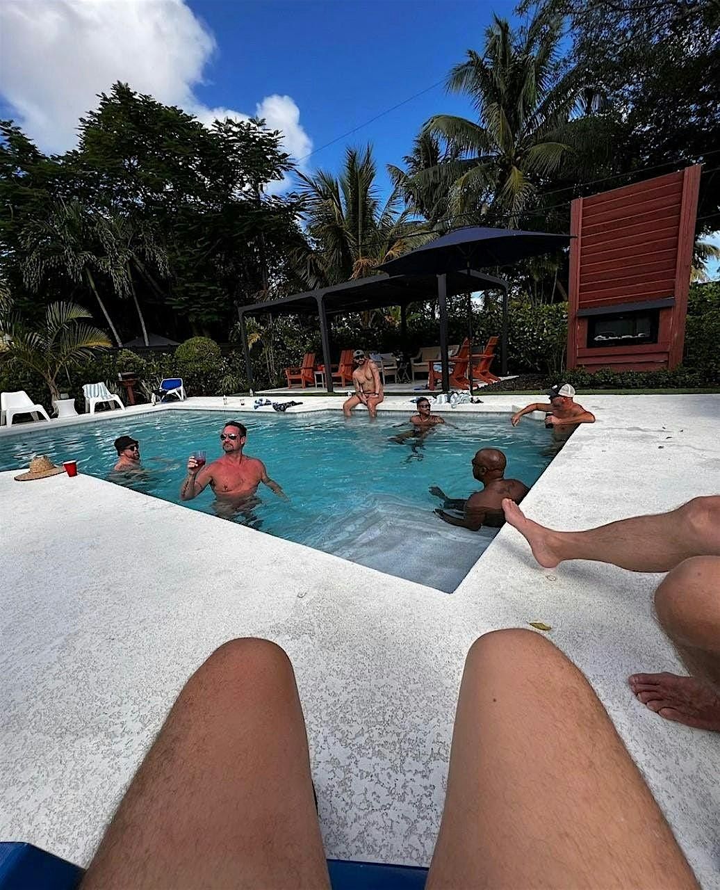 The Agustin Men's Guesthouse - Day Pass