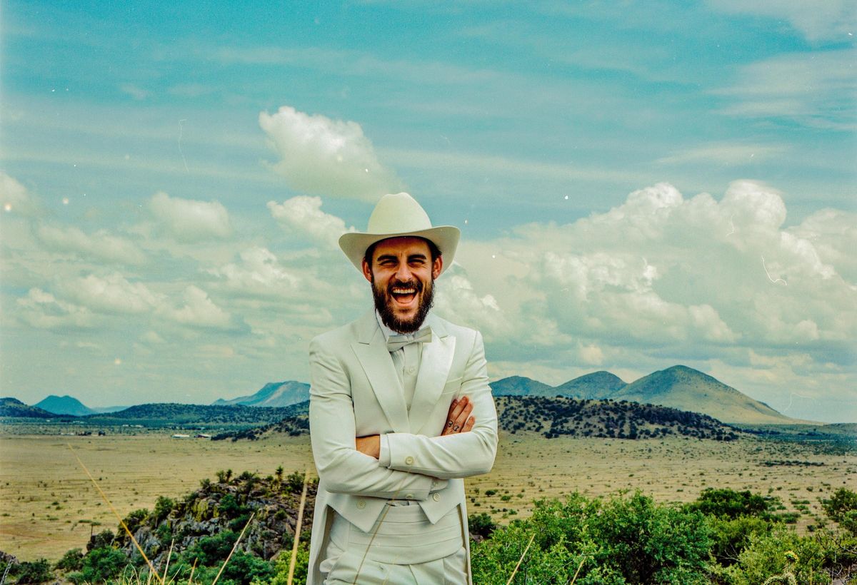 Fireside with Robert Ellis & Friends