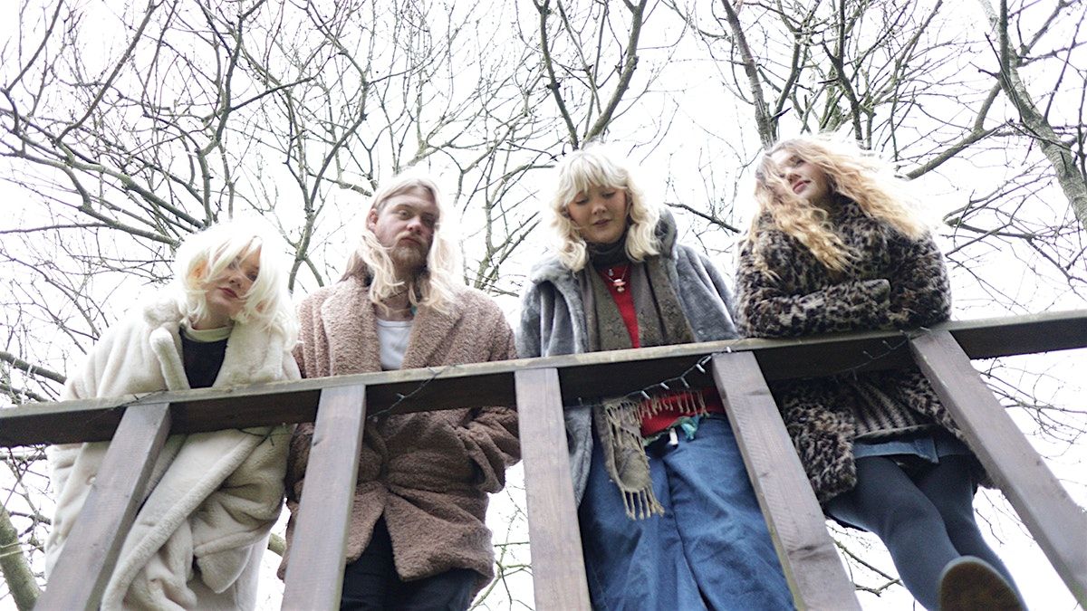 Mama Oh No + Decent Wrestlers